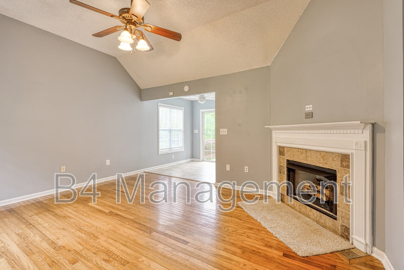 208 Cotton Creek Drive – photo 4