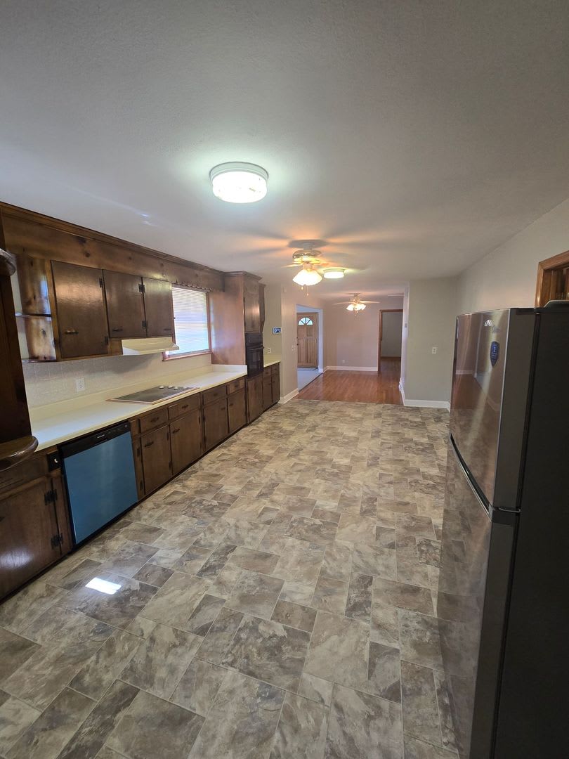 3 bedroom house in Colonial Heights – photo 5
