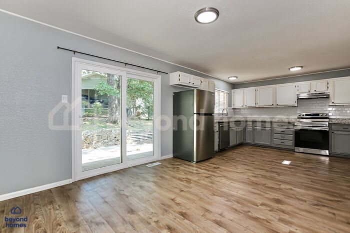 1923 Biscayne Drive – photo 5