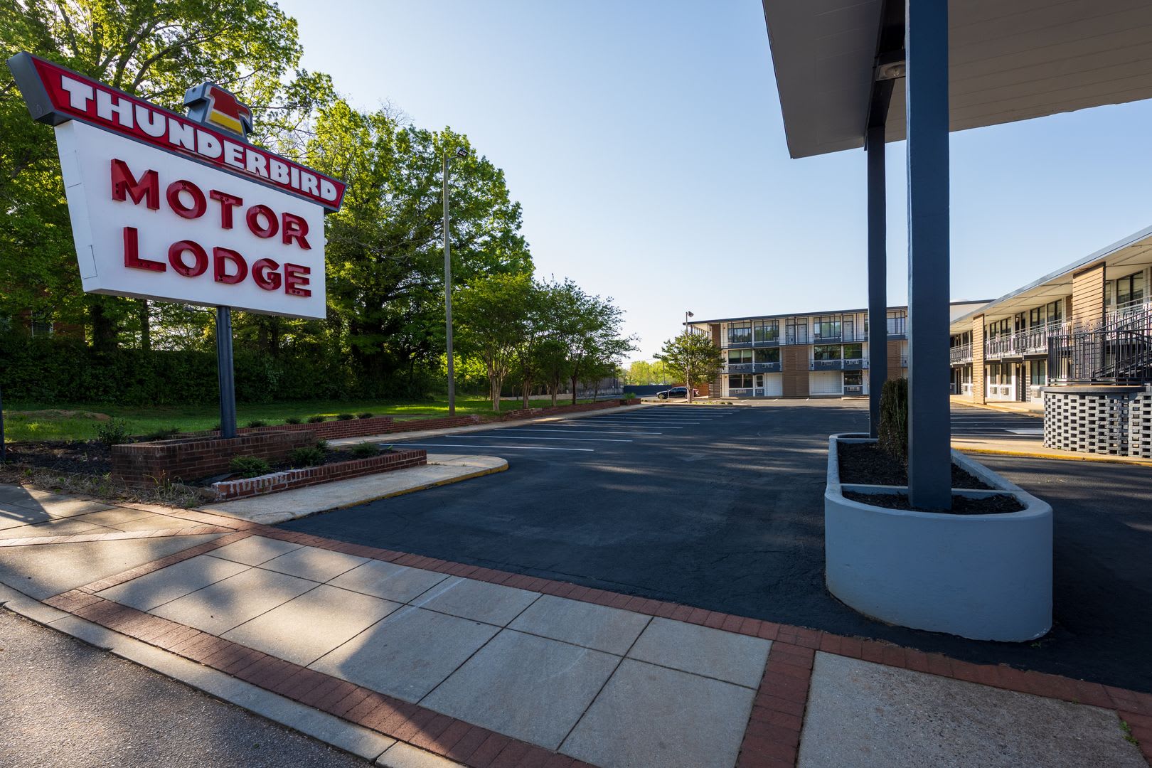 Calhoun Lofts Thunderbird Flats – photo 2