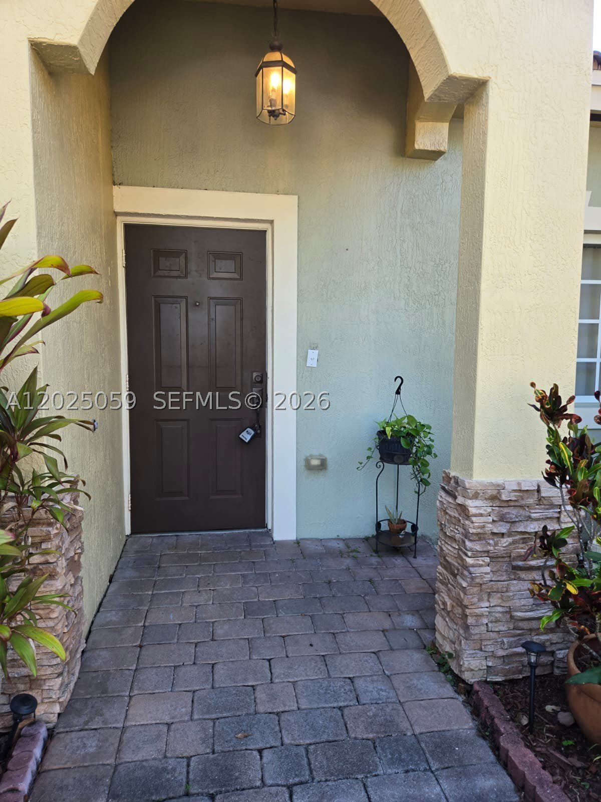 1158 NE 32nd Ave – photo 2