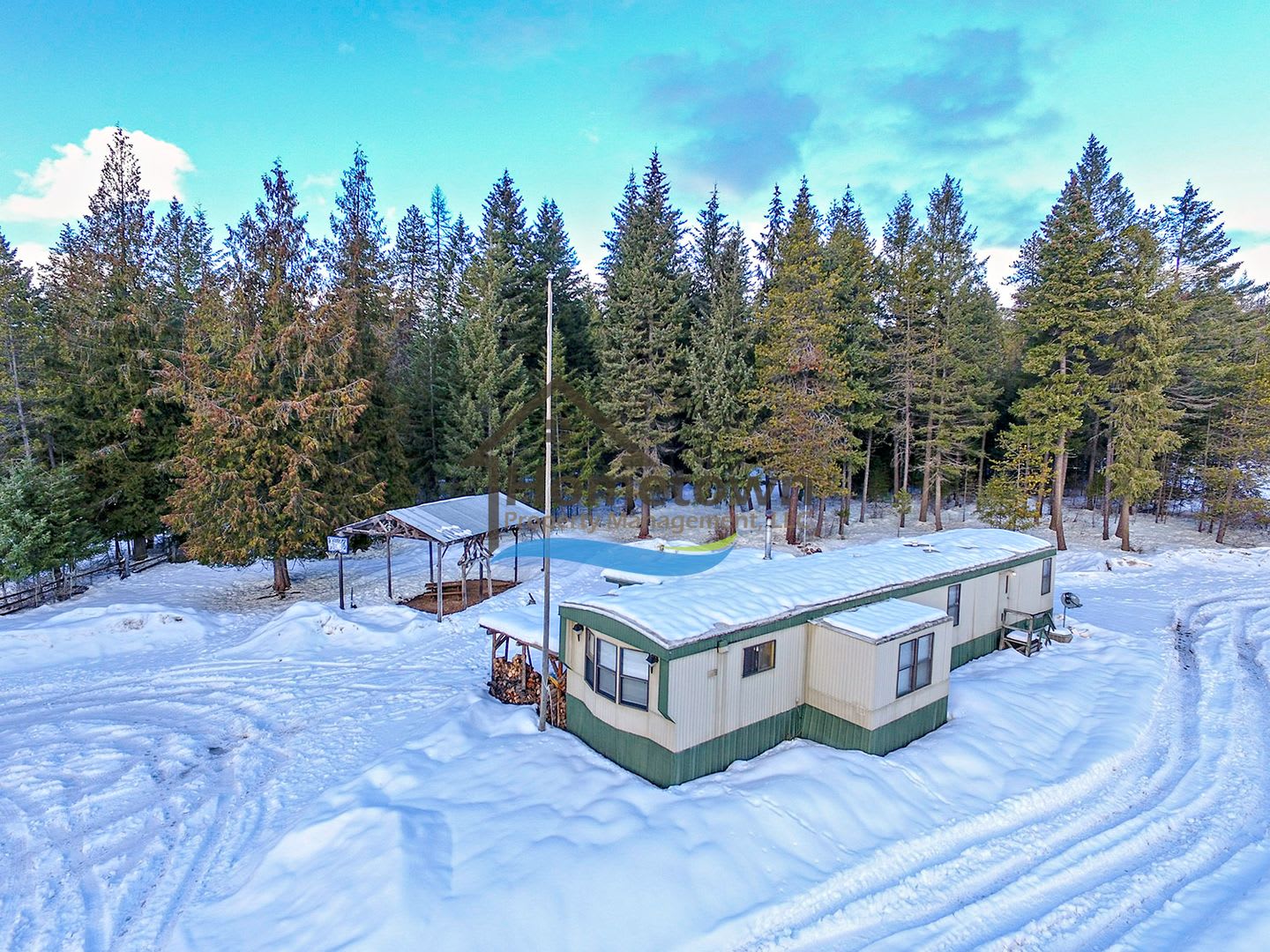 2 Bedroom 1 Bathroom Home in a Beautiful Remote Rustic Setting Available in Priest River! – photo 1