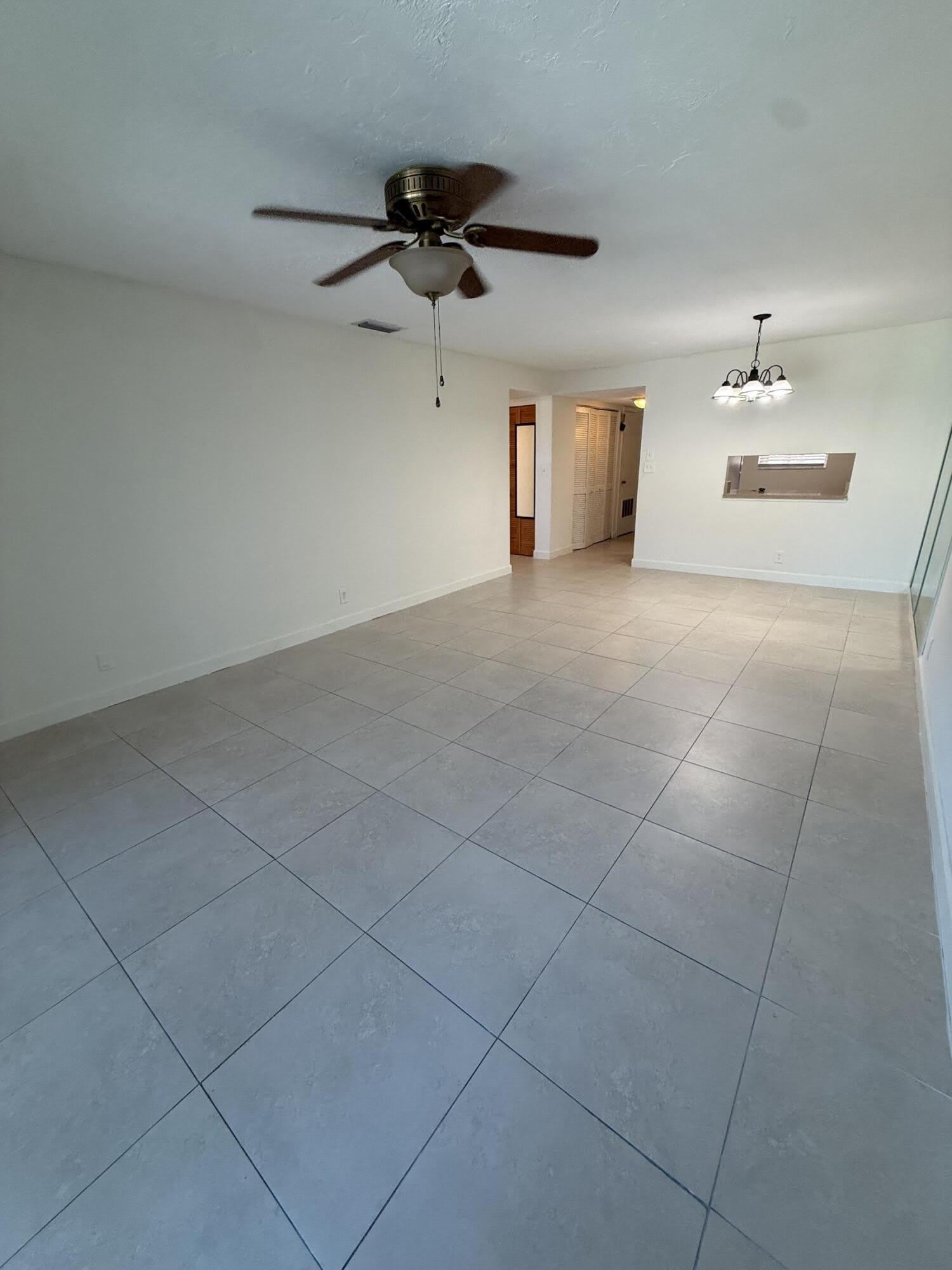 5515 N Lakewood Circle N – photo 4