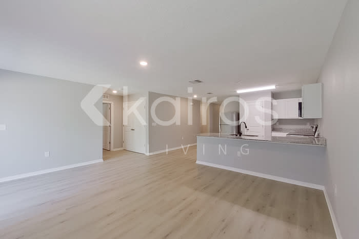 8833 North Vienna Drive – photo 5
