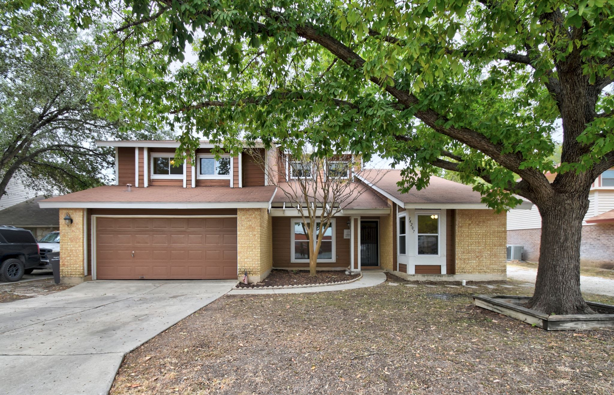14207 Rowe Dr – photo 1