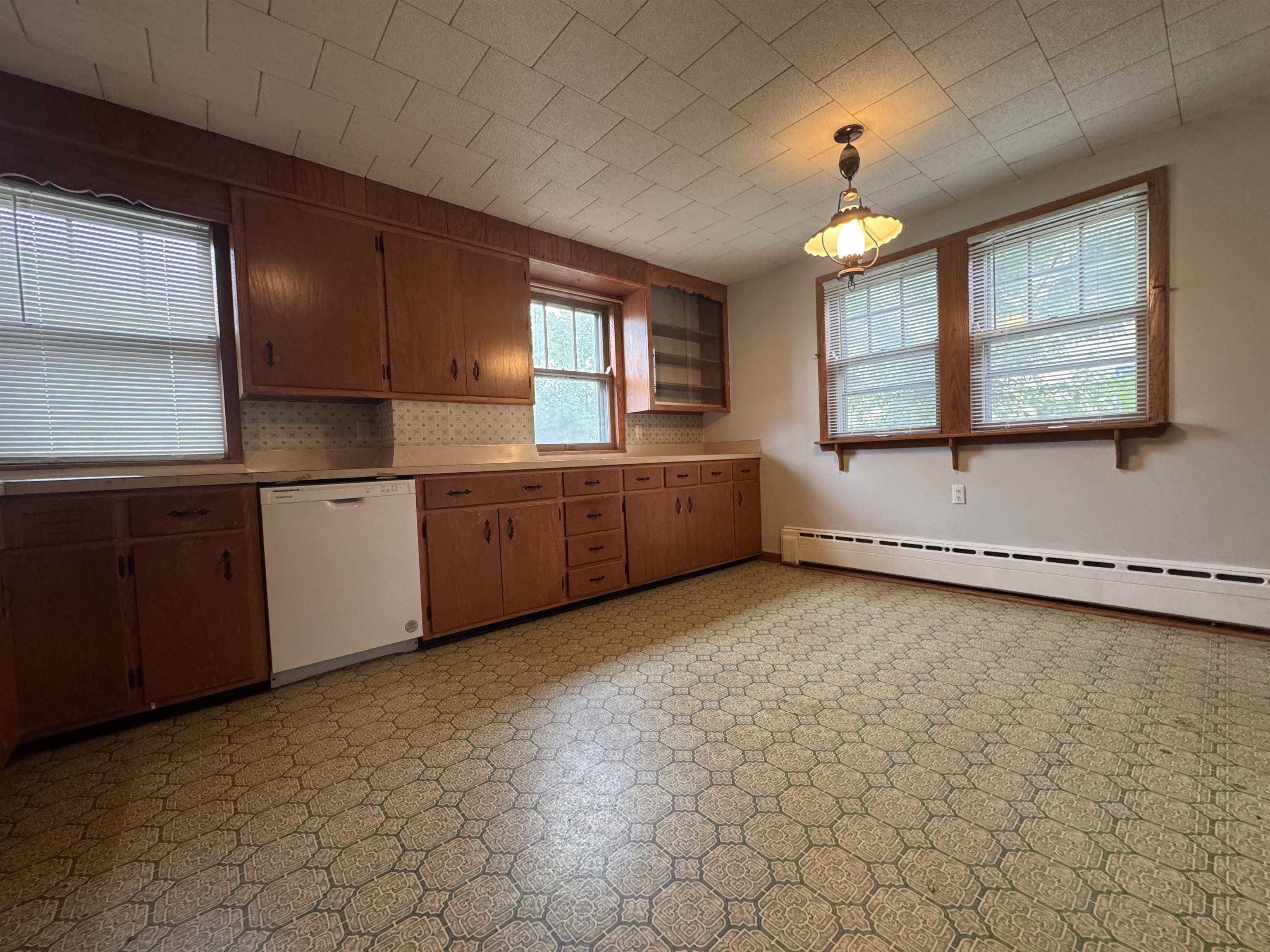 216 W Main – photo 3