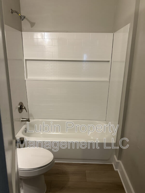 2412 Forest Ave – photo 5