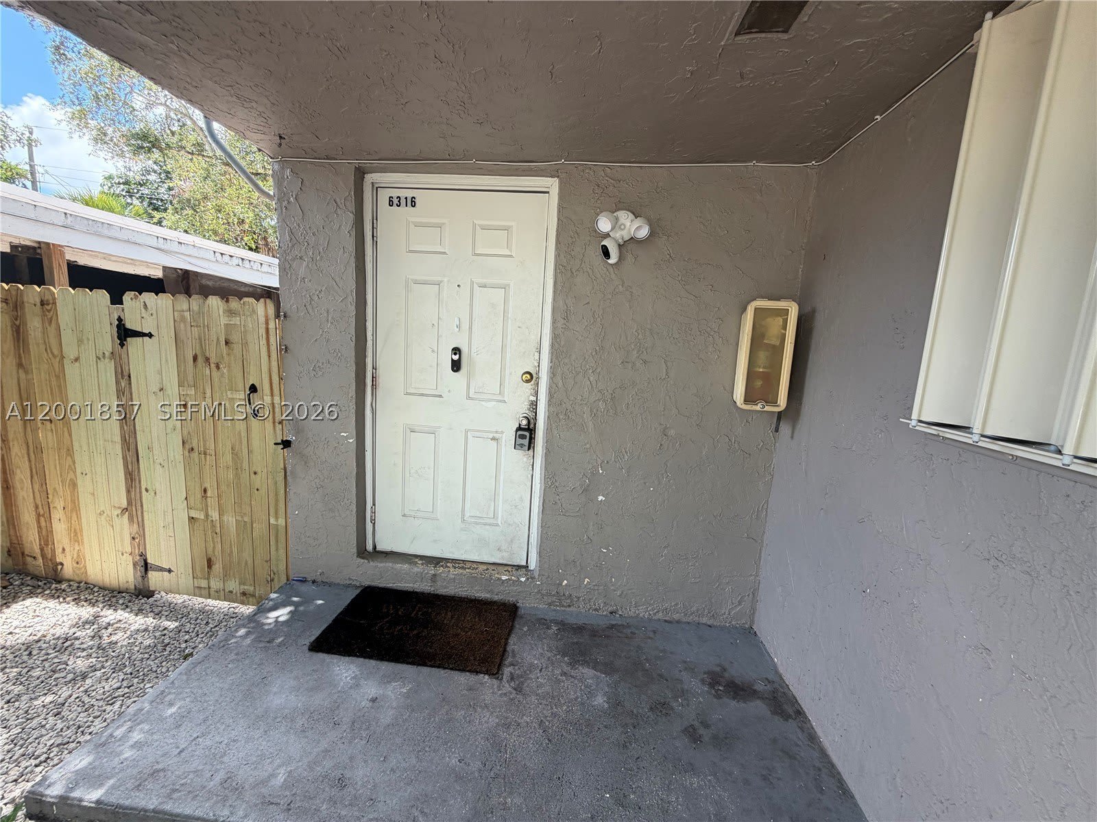 6316 Lincoln St – photo 3