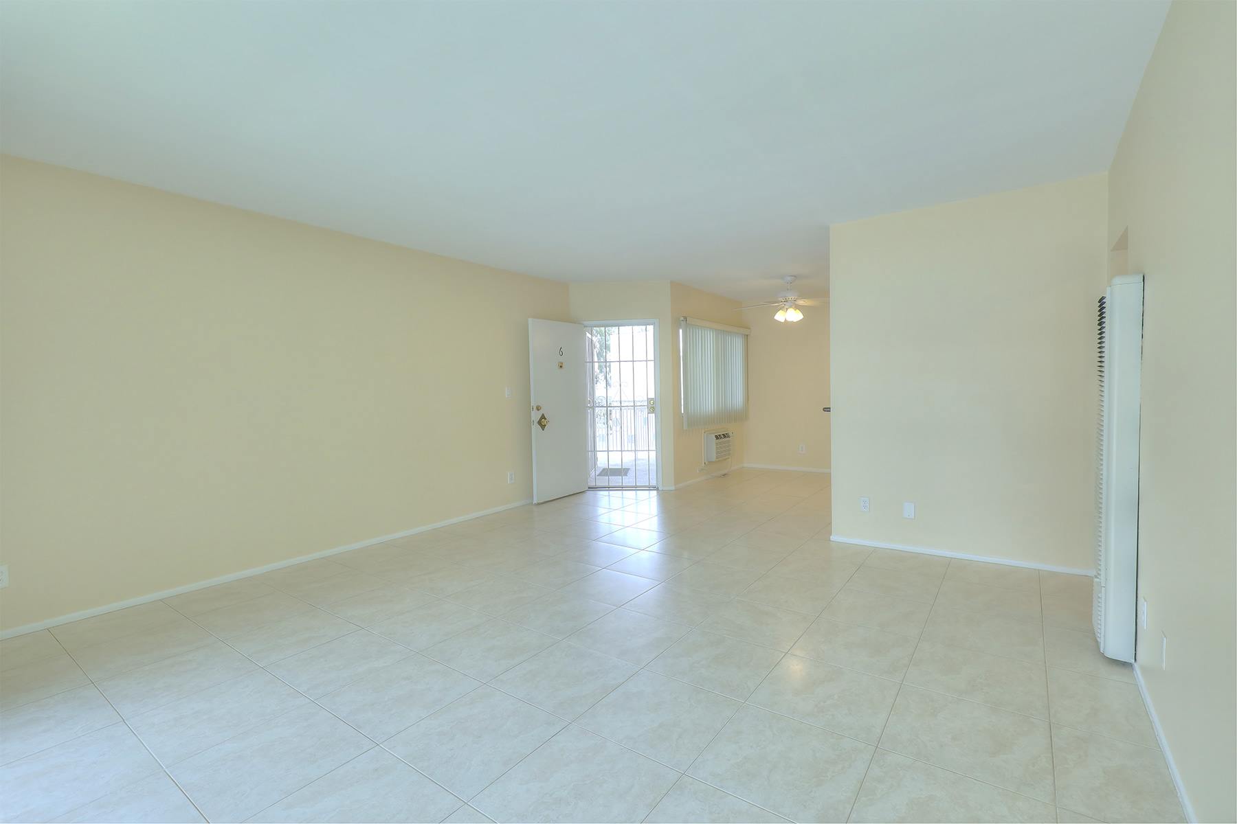 4808 Riverton Ave – photo 2
