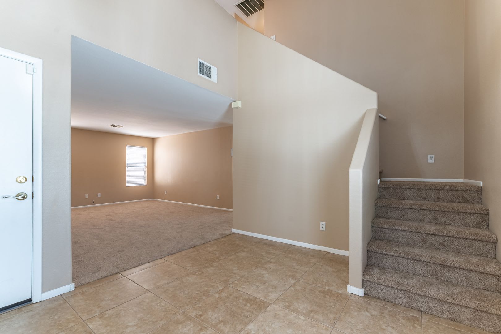 3 Bedroom House with Pool – photo 4