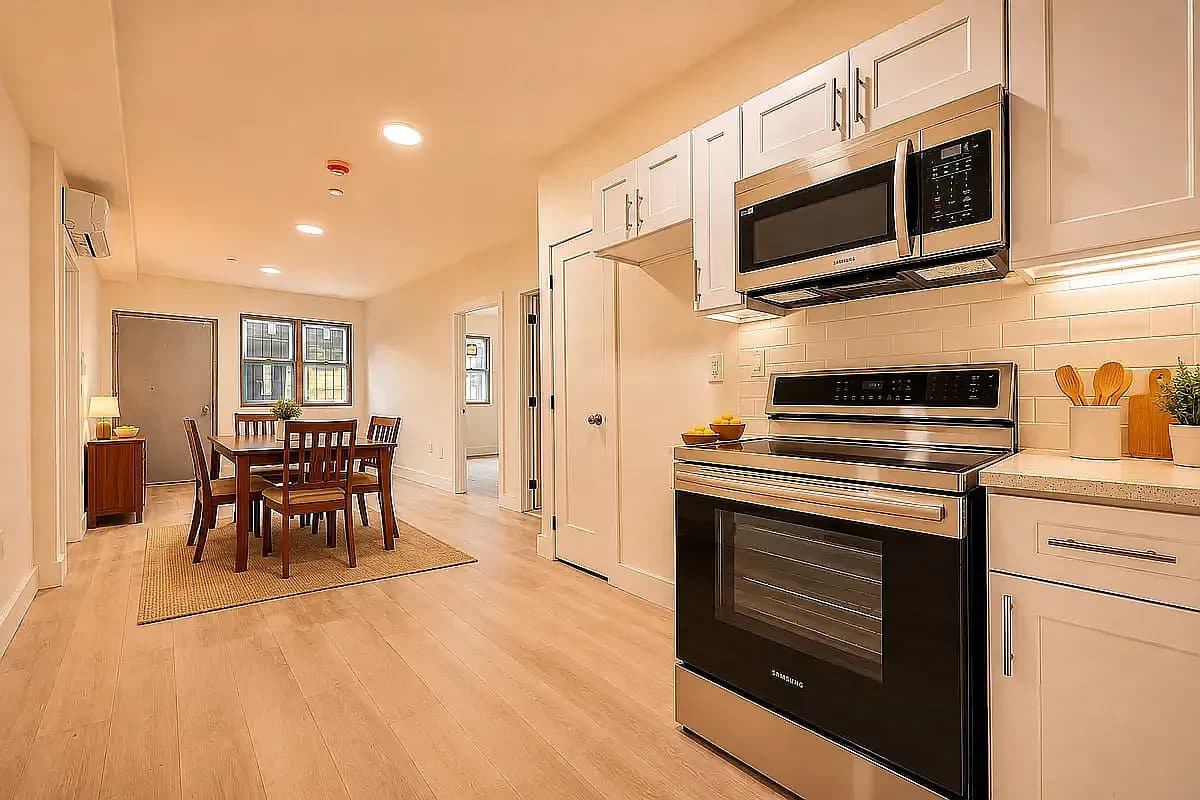 421 Warwick St Apt 13E – photo 4