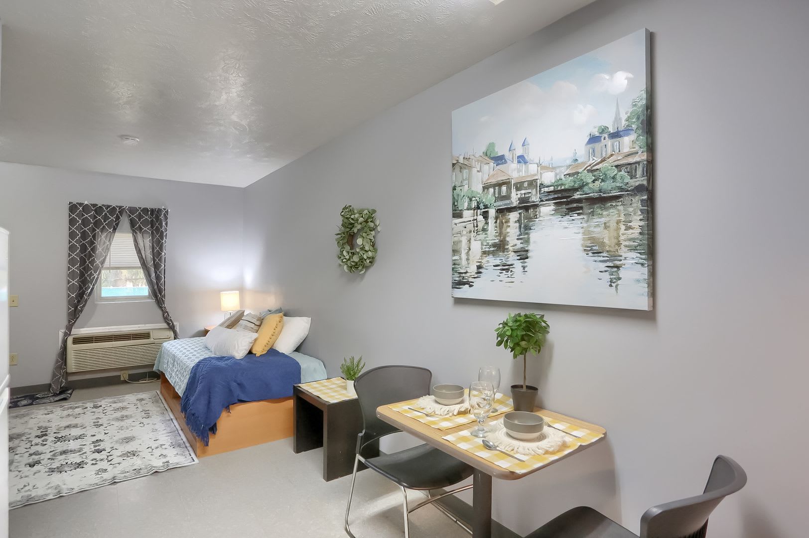 Slippery Rock Studio Apartment! – photo 2