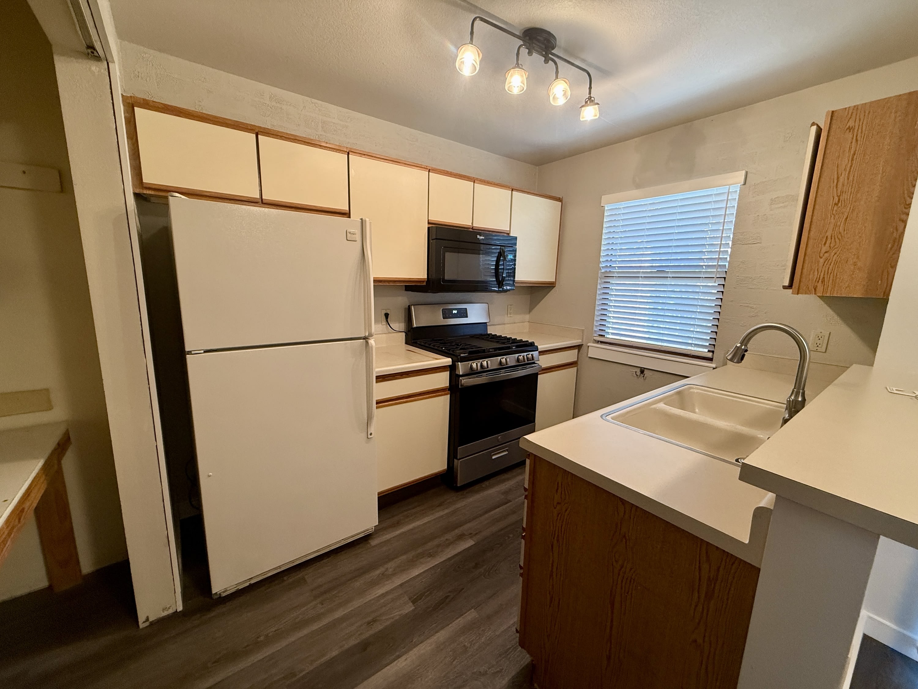 127 Iveystone Ct – photo 2