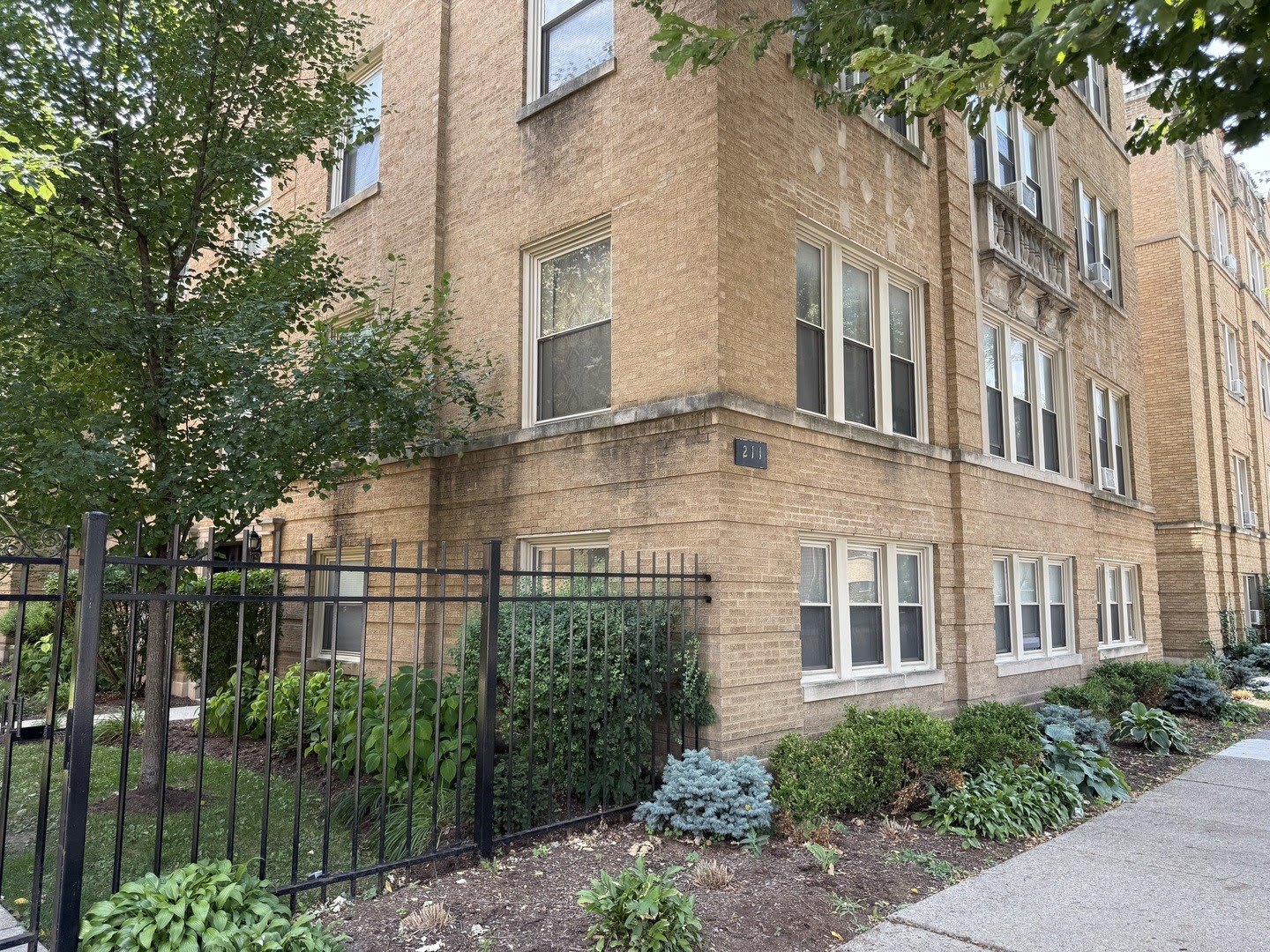 211 Washington Boulevard – photo 3