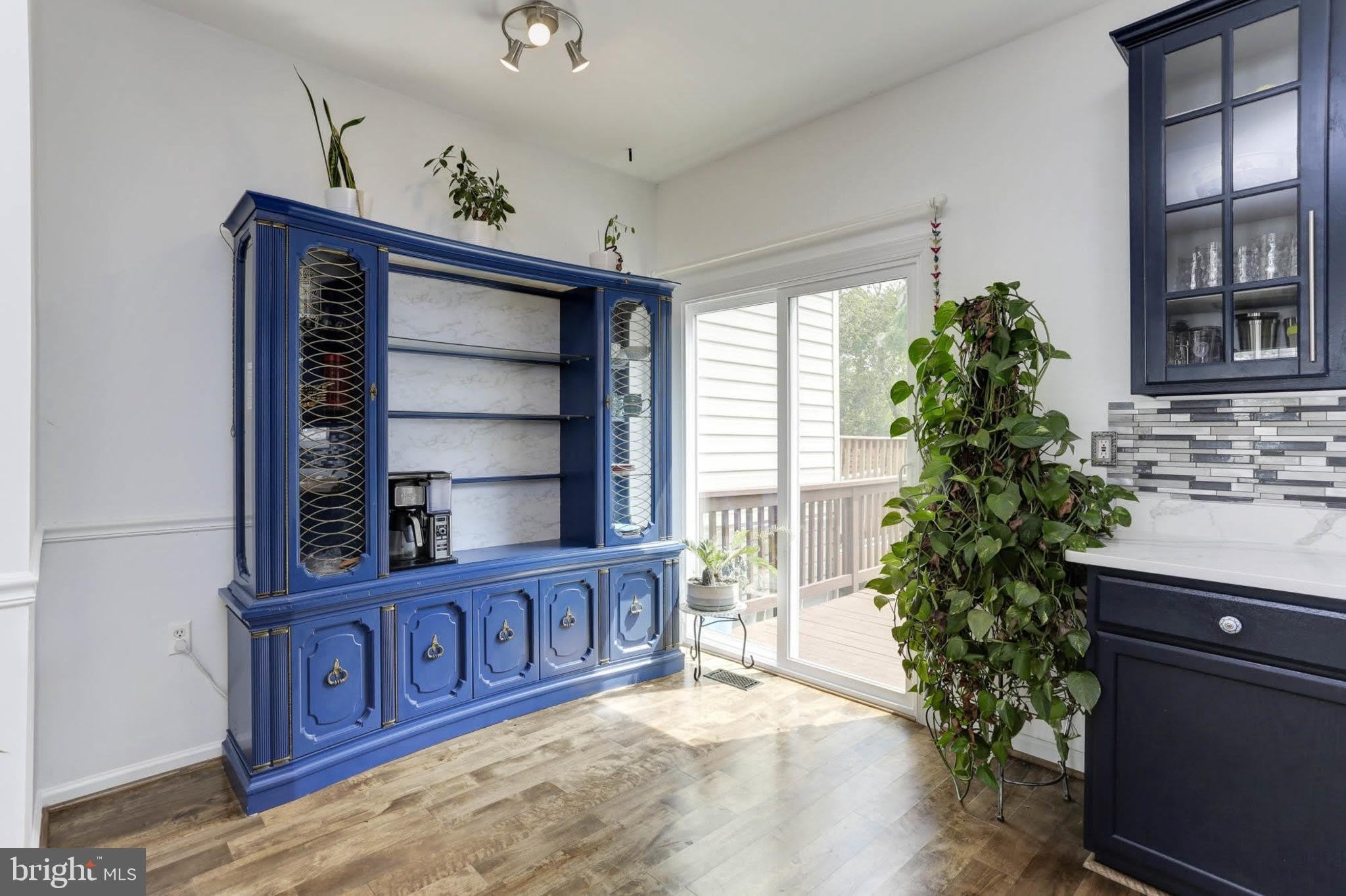 9197 CARRIAGE HOUSE Lane – photo 5