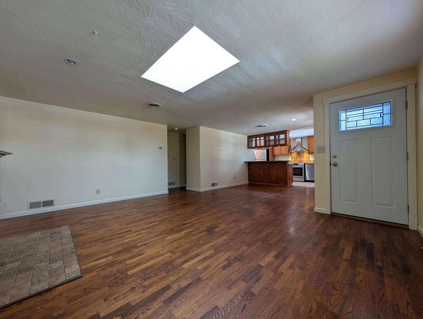 Great 3 Bedroom 1 Bathroom – photo 4