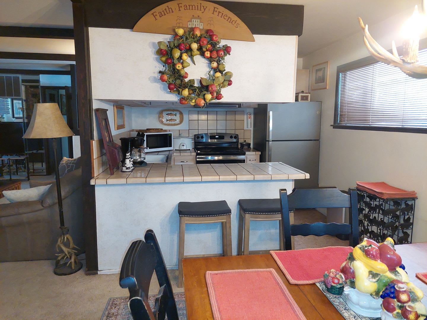 Large furnished 4 bedroom home with 2 car garage – photo 5