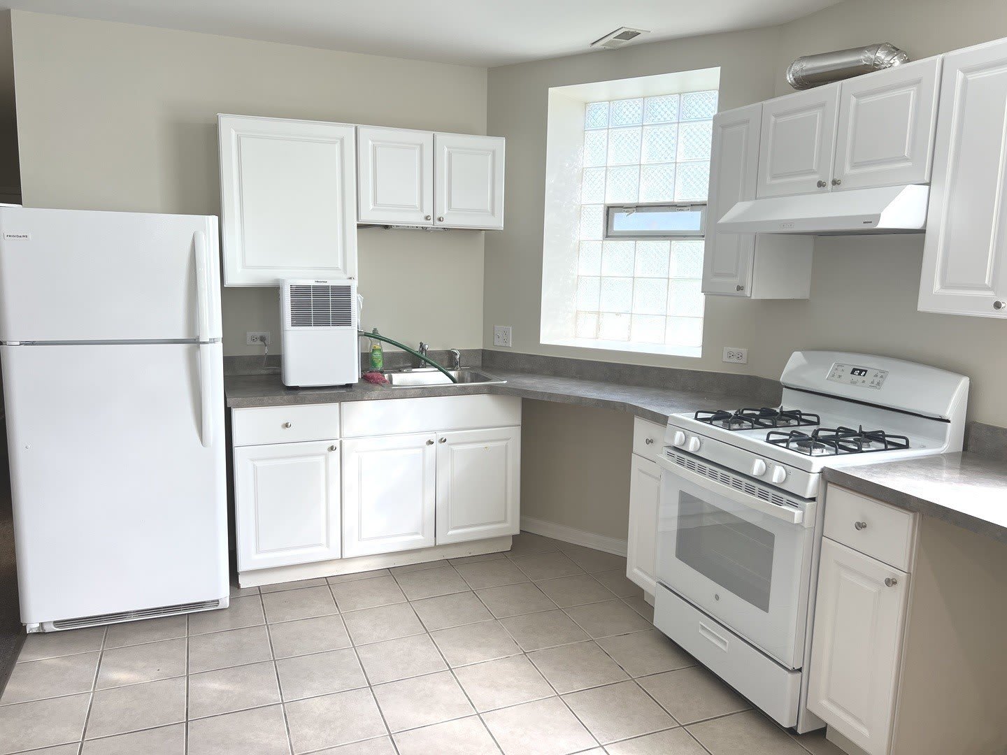 4822 W Berteau – photo 3