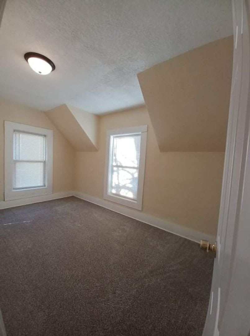 Spacious 5 Bed 2 Bath House – photo 4