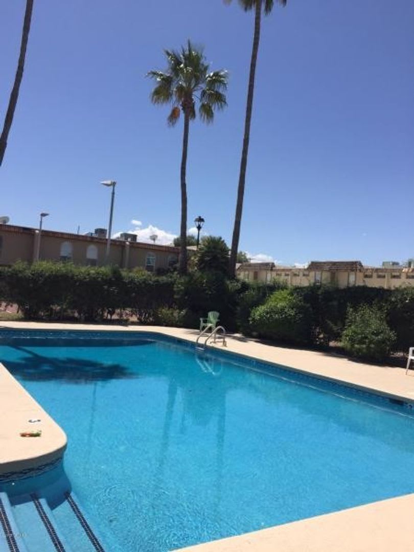 Great Updated Remodeled Home A C Community Pool Covered Parking – photo 3