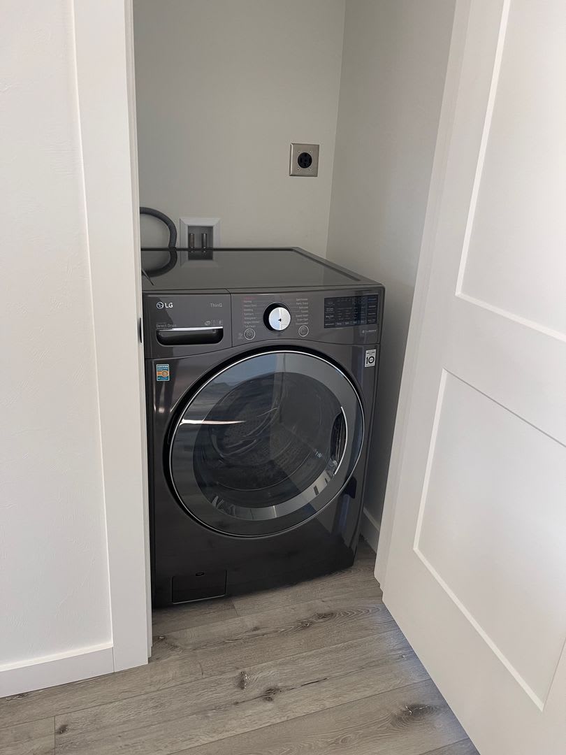 New 2 Bedroom On Campus – photo 3