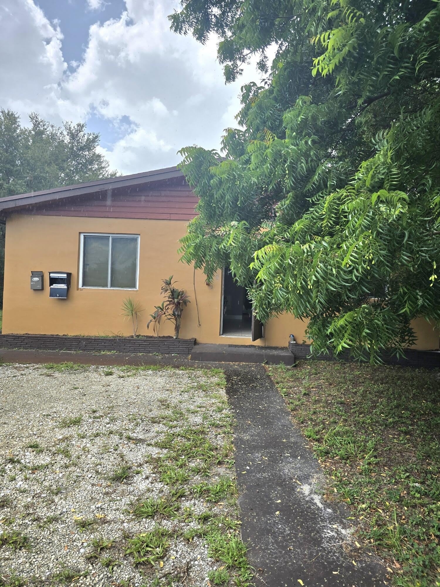 305 SW 14TH Street – photo 2