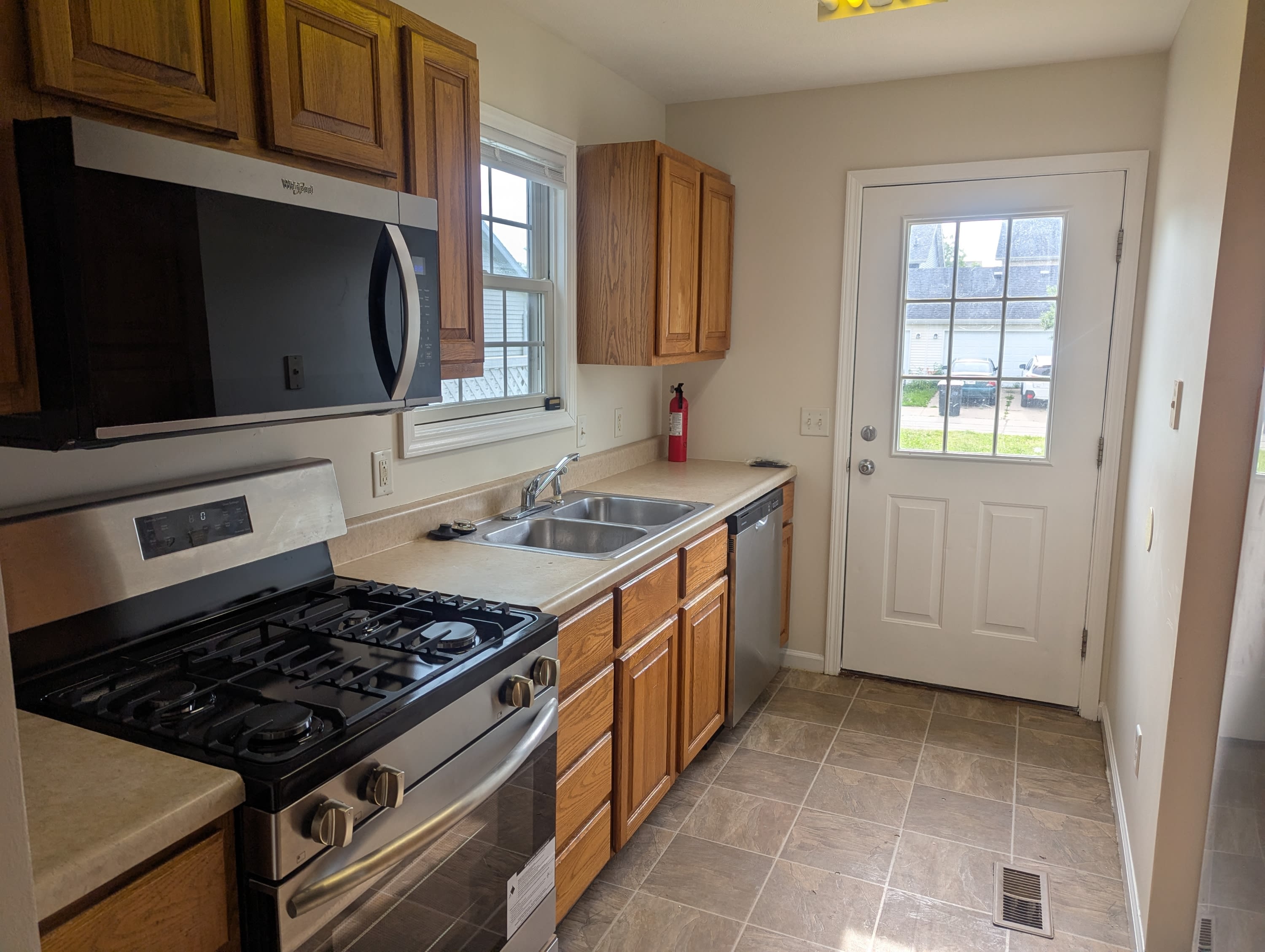 1512 Montgomery St – photo 3