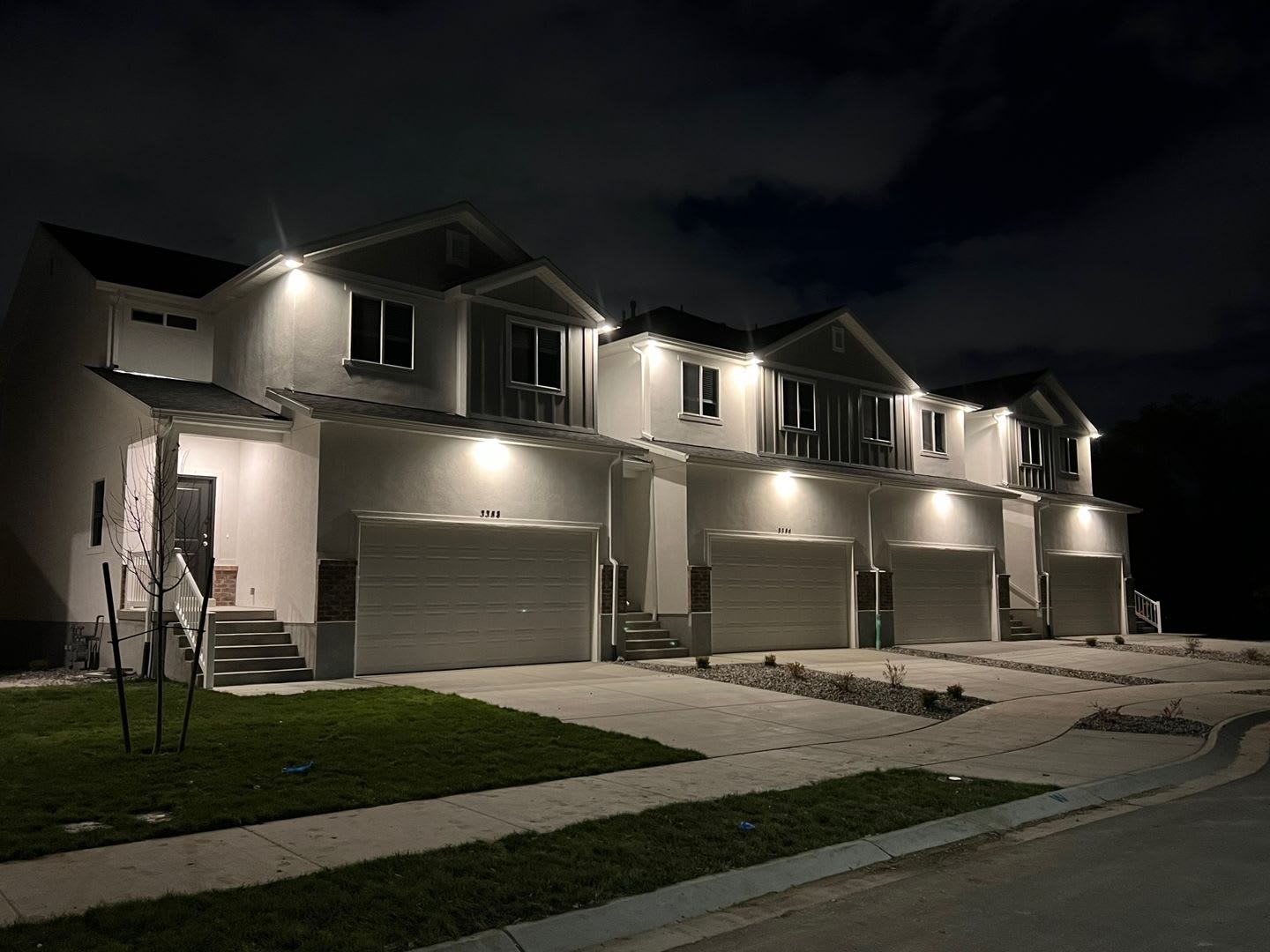 Beautiful 4-BED TOWNHOME FOR RENT – photo 1