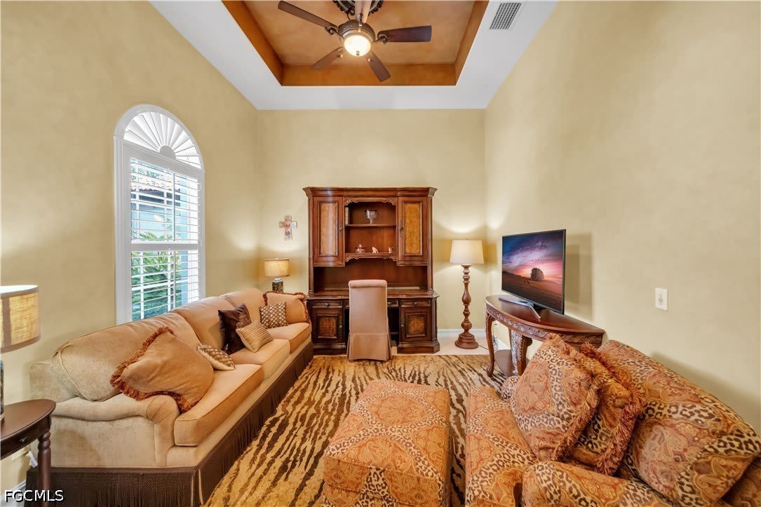 7672 Sussex Court – photo 4