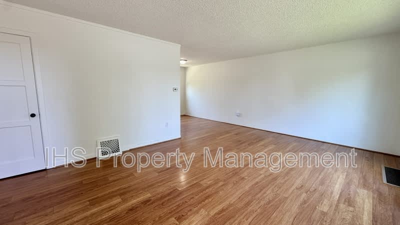 1209 Stevens Dr. – photo 4