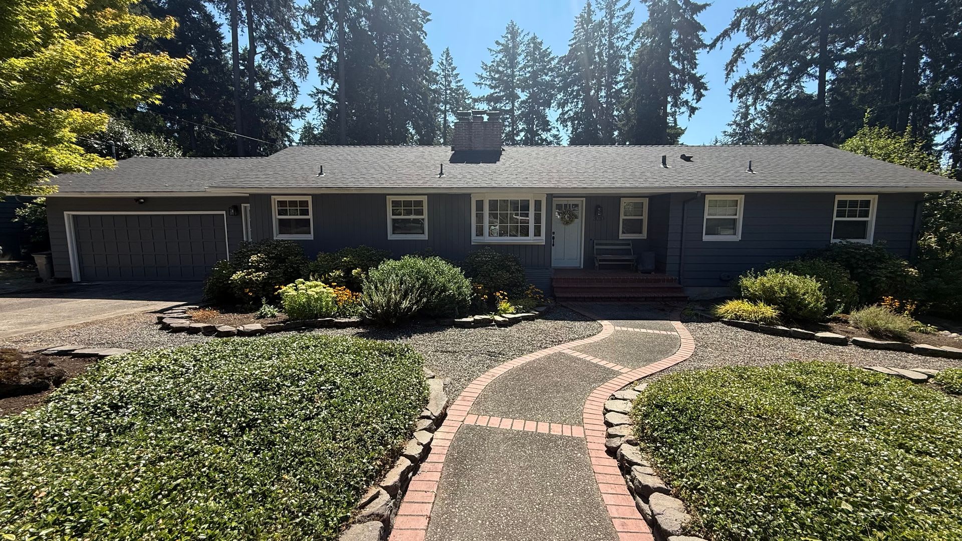 Spacious 4-Bedroom Home Plus Large Bonus Space – West Slope Vista Hills – photo 1