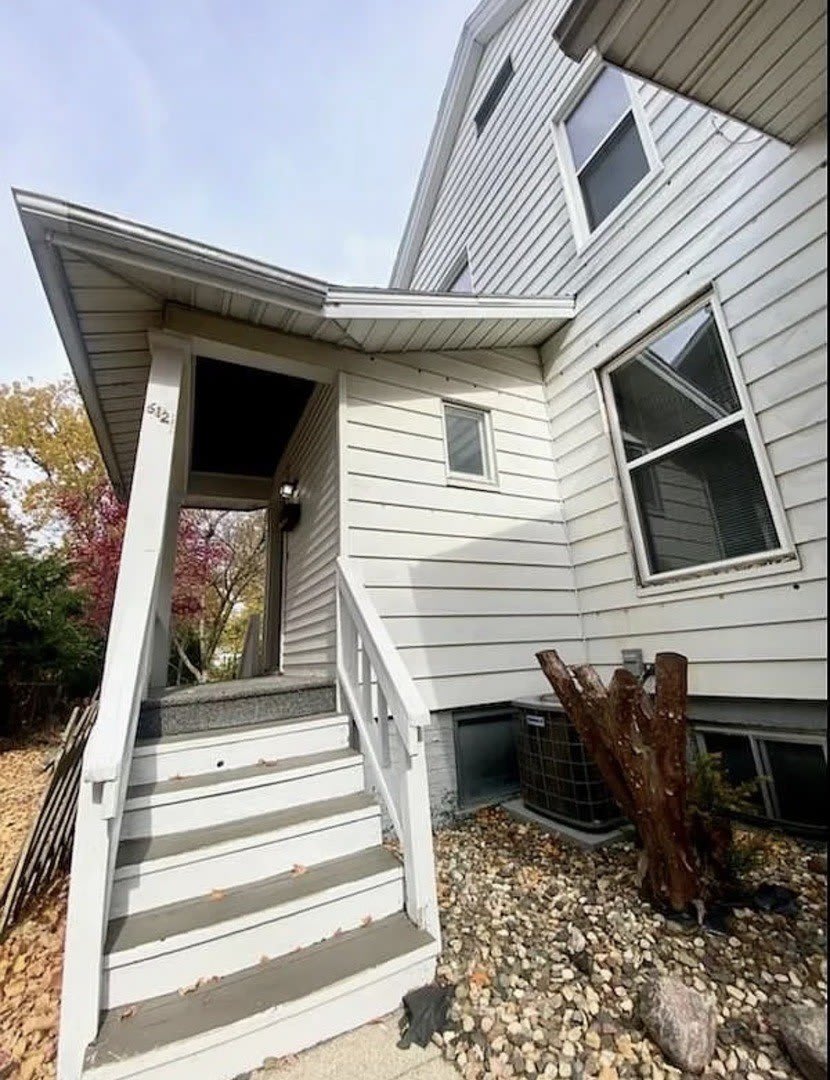 612 1/2 E Chestnut Street – photo 2