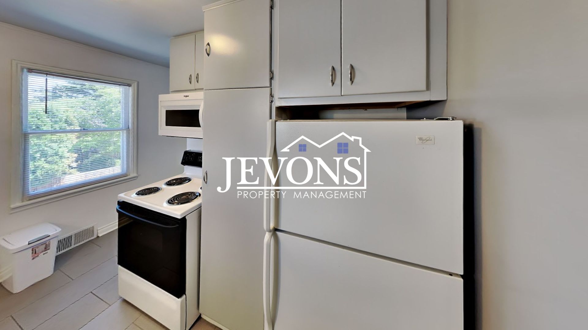 2BR/1BA Home in Yakima — Garage, Central Air & Fenced Backyard – photo 4