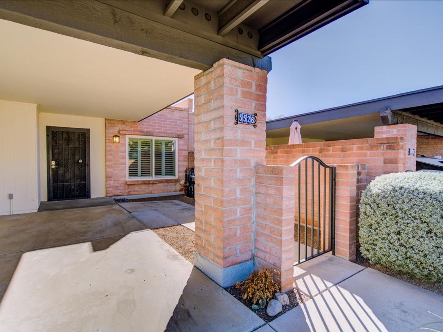 2 Bedroom 2 Bathroom – photo 2