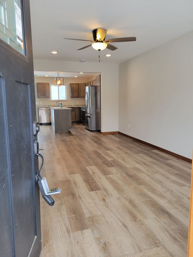 Middle Unit Townhouse – photo 2