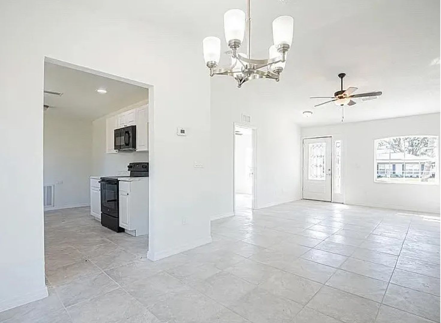 3/2/1 Single Family home- Available now! – photo 3