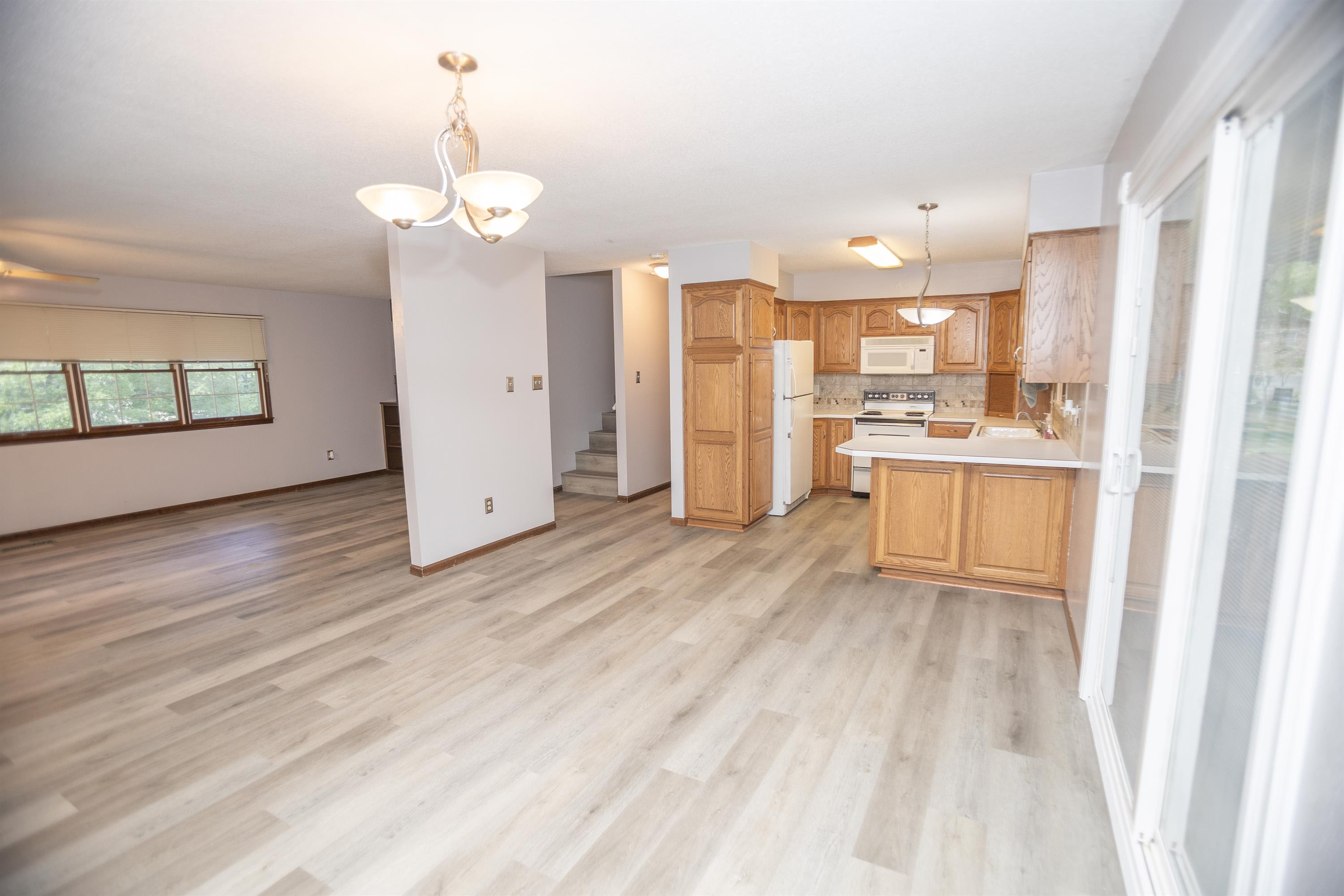 223 Mary Drive – photo 5