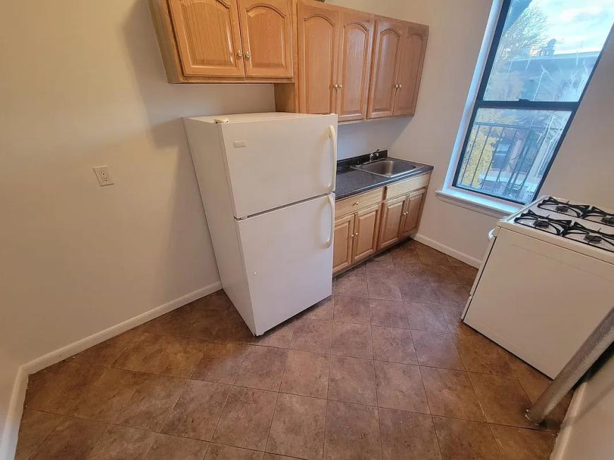210 West 262nd Street – photo 2