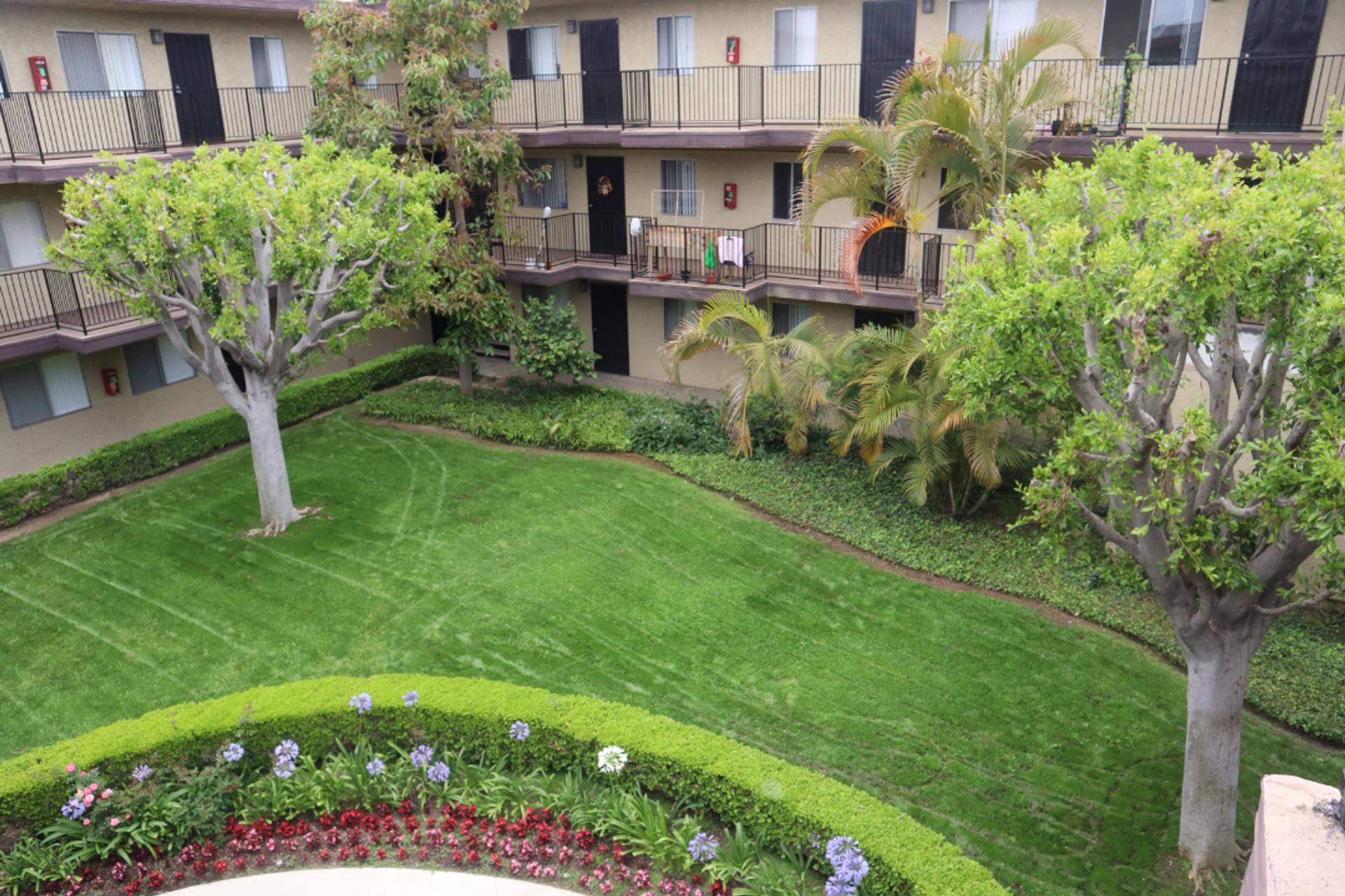 Orange Terrace Apartments – photo 5