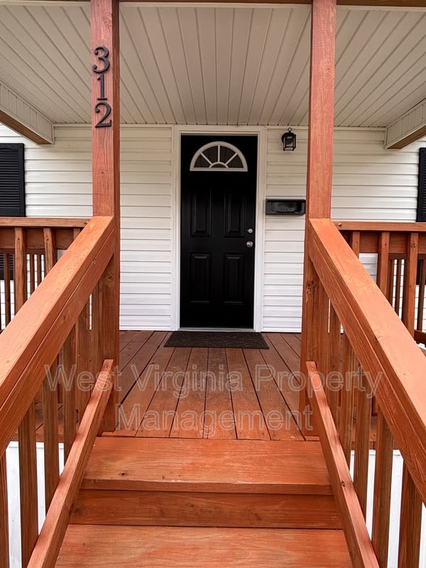 312 Highland St – photo 3
