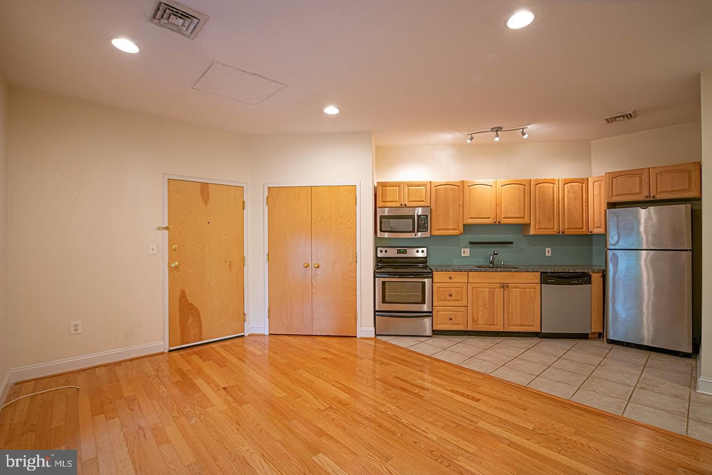 415 S 19TH Street – photo 2