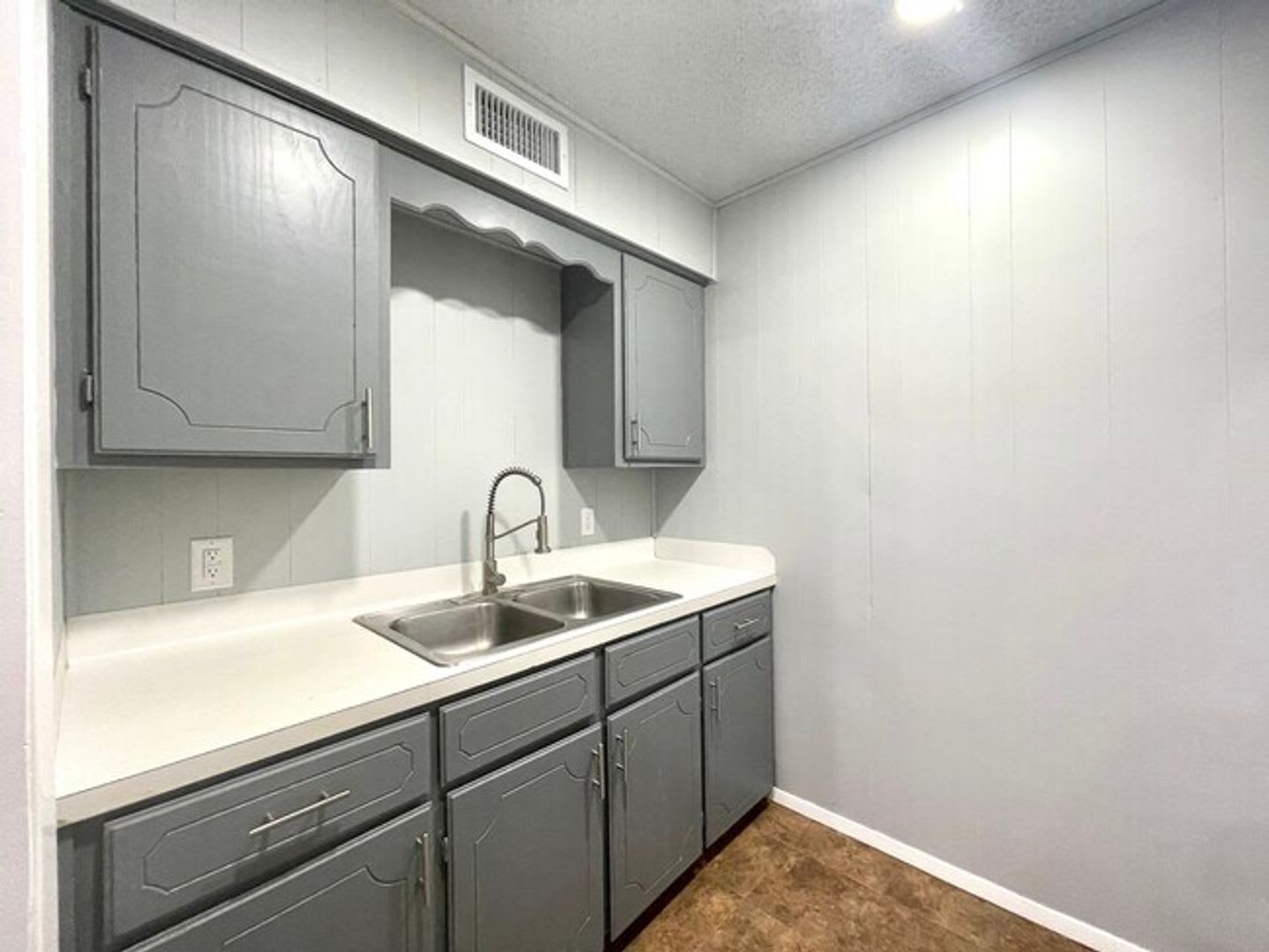 713 S Illinois Ave – photo 2