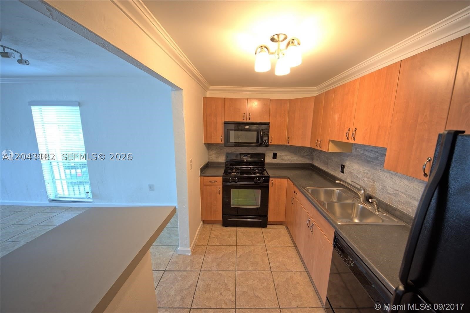 6900 N Kendall Dr – photo 1