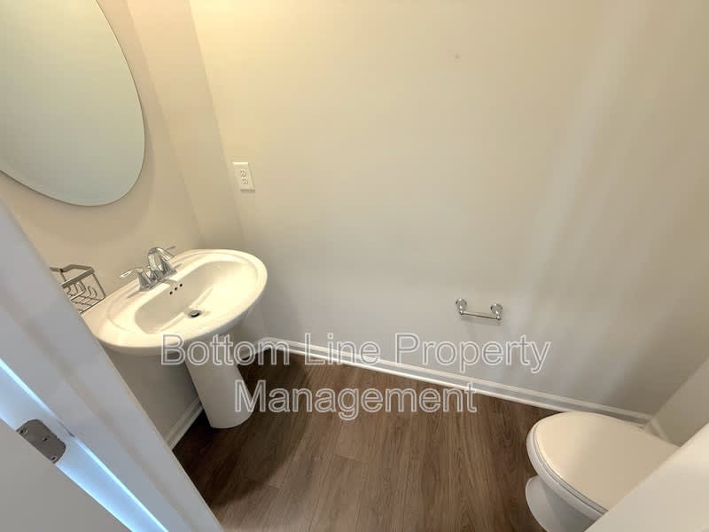 15708 Country House St – photo 5