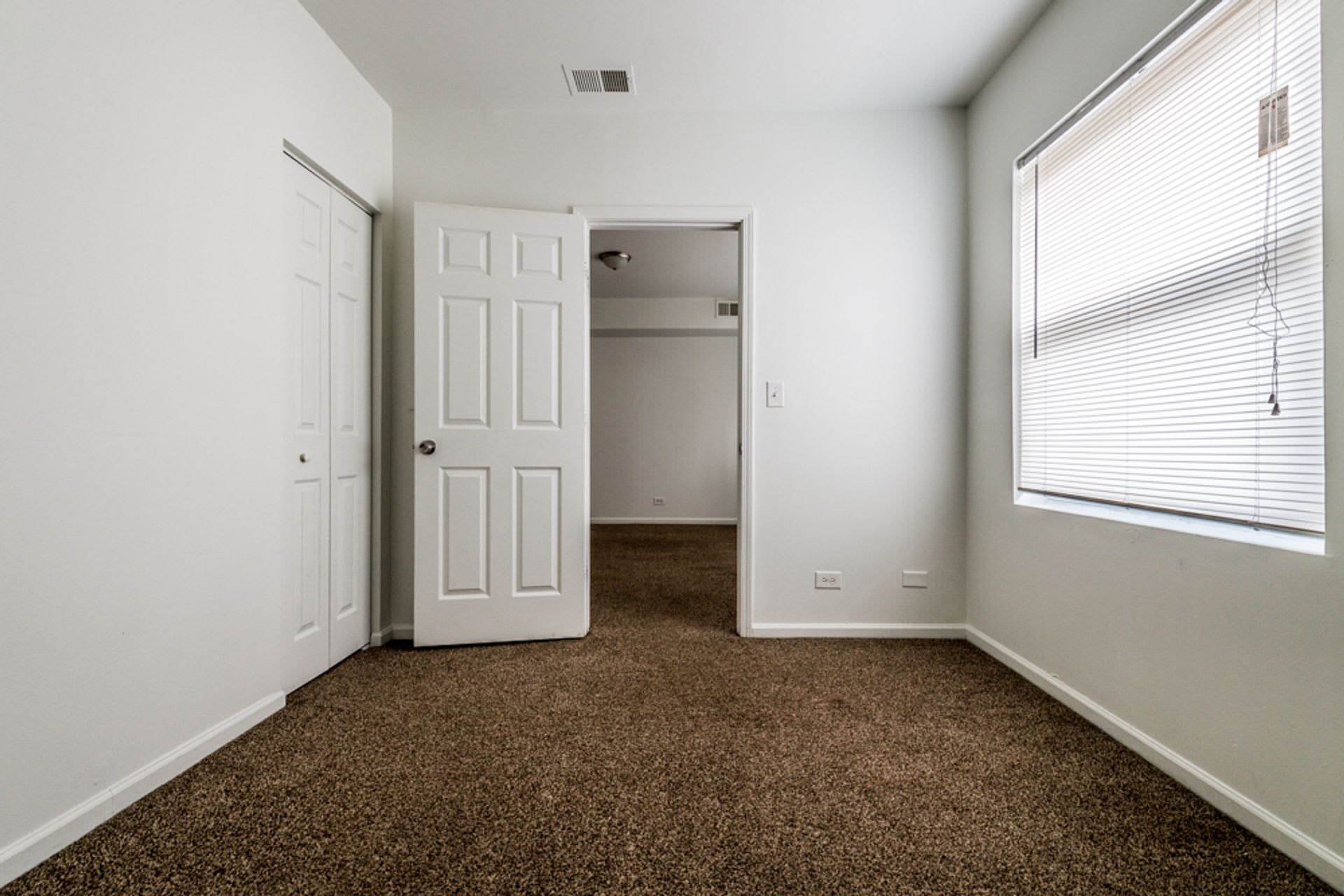 5800-04 S Artesian Ave – photo 3