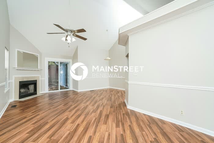 4068 Calumet Drive – photo 3