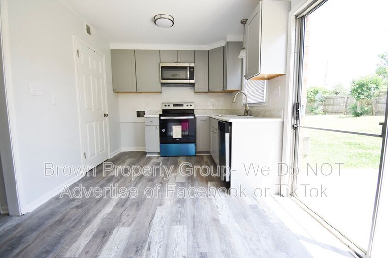2105 Grand Prix Dr – photo 5