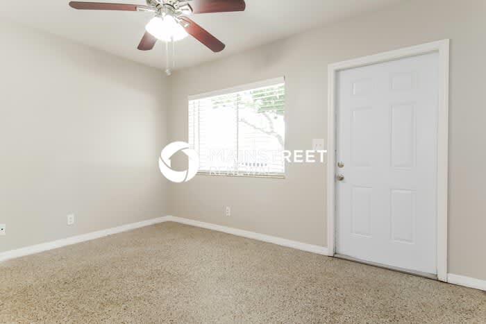 1407 North 57th Avenue – photo 5