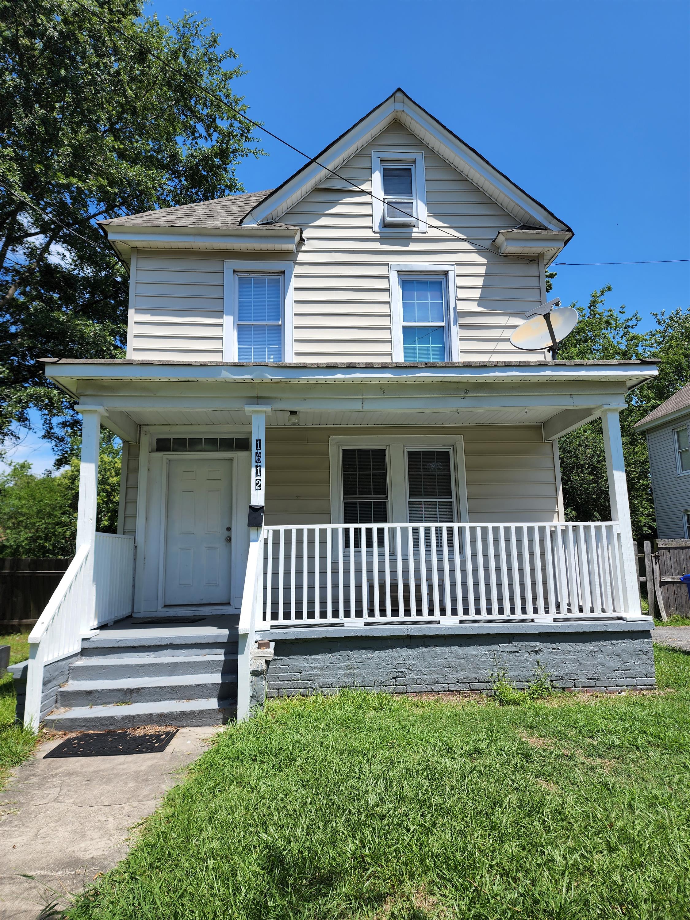 1612 West 48th Street – photo 2