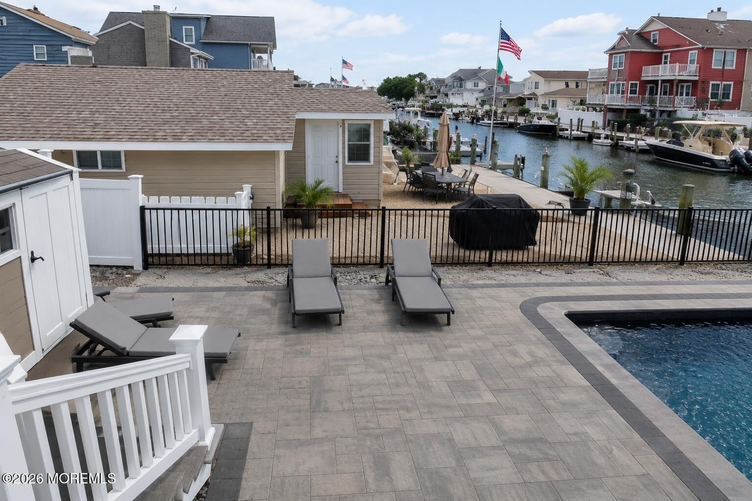 9 Neptune Road – photo 3